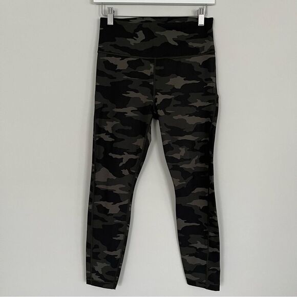 Athleta Ultimate 7/8 Tight Leggings in Green Camo, Size S NWOT - Picture 2 of 11